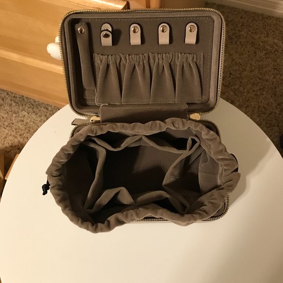 Luxury Jewelry Case - Picture 11 of 15